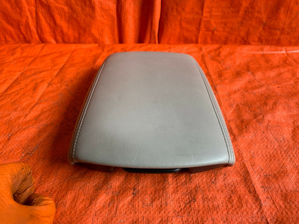 OEM 2016   2018 INFINITI Q50   CENTER CONSOLE ARM REST GRAY COLOR4