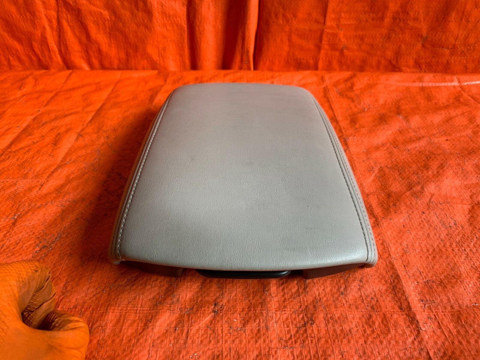 OEM 2016   2018 INFINITI Q50   CENTER CONSOLE ARM REST GRAY COLOR4