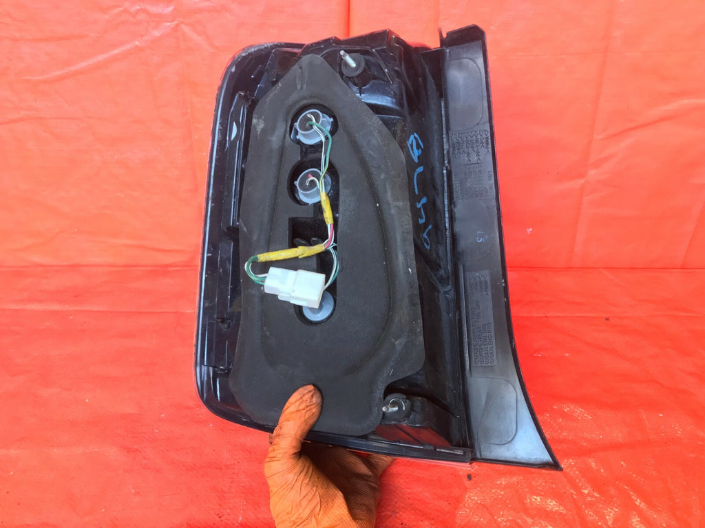OEM 2007 2008 2009 TOYOTA PRIUS PASSENGER RIGHT TAIL LIGHT LAMP R RH 47 15R 8