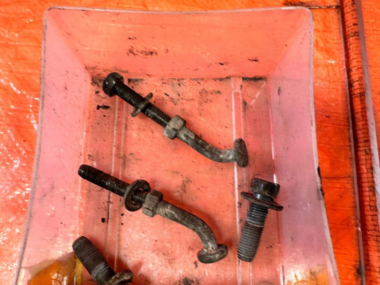 92 95 HONDA CIVIC   2D COUPE   GAS TANK STRAP BOLTS HARDWARE   OEM 3265