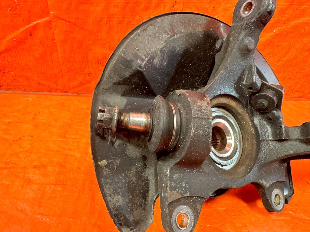 94 01 ACURA INTEGRA DRIVER LEFT FRONT SPINDLE KNUCKLE HUB & LOWER CONTROL ARM 0920