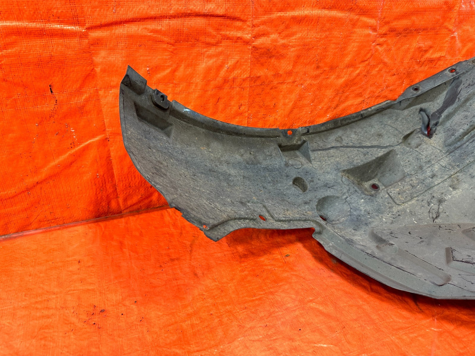 14 23 INFINITI Q50   DRIVER LEFT FRONT FENDER LINER REAR PORTION   OEM 31412
