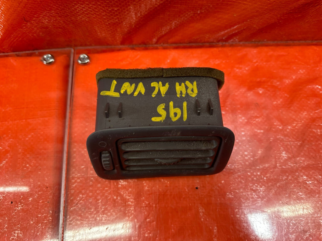 96 00 HONDA CIVIC   SEDAN   RIGHT SIDE AC AIR CONDITIONING VENT   GRAY   OEM 1627