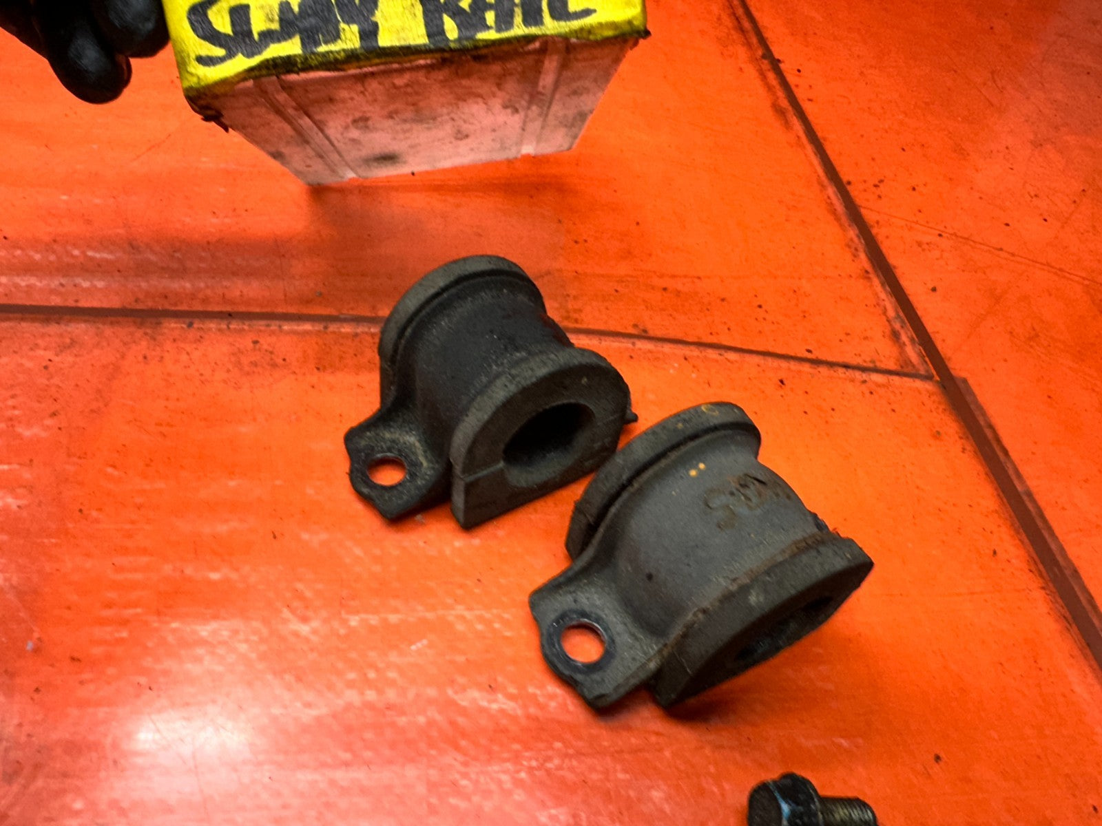 04-08 ACURA TSX 4D 2.4L K24A2 FRONT SWAY STABILIZER BAR MOUNT BRACKETS PAIR #3427
