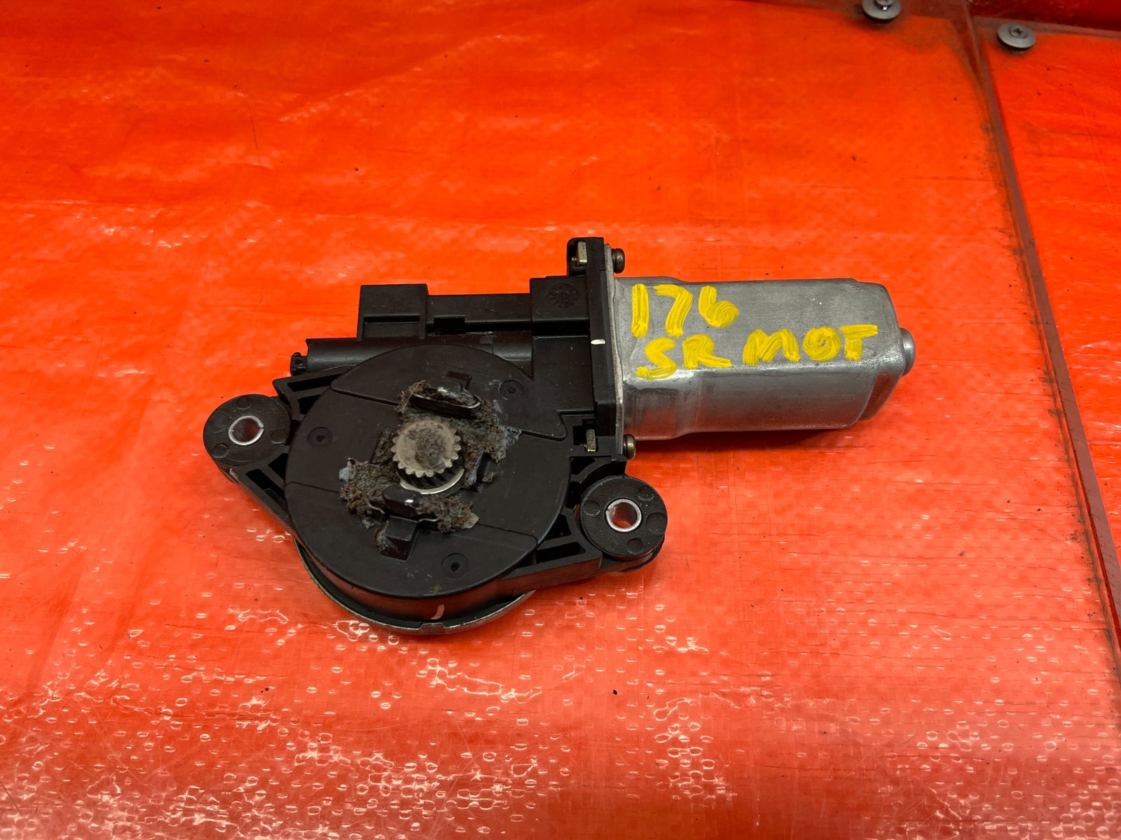 02 05 HONDA CIVIC SI EP3 HATCHBACK SUNROOF MOONROOF SLIDING ROOF MOTOR   OEM 1760