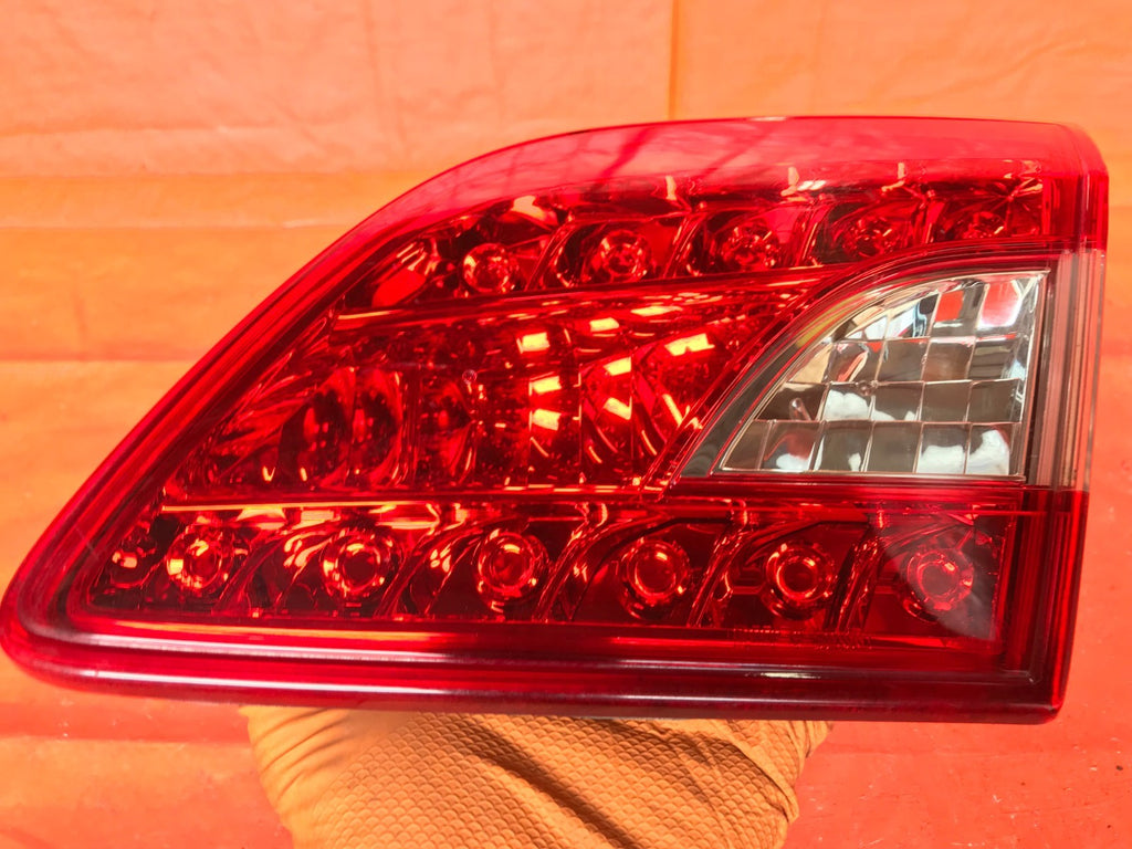 OEM 2013 2014 2015 NISSAN SENTRA PASSENGER RIGHT INNER TRUNK TAIL LIGHT LAMP RH2