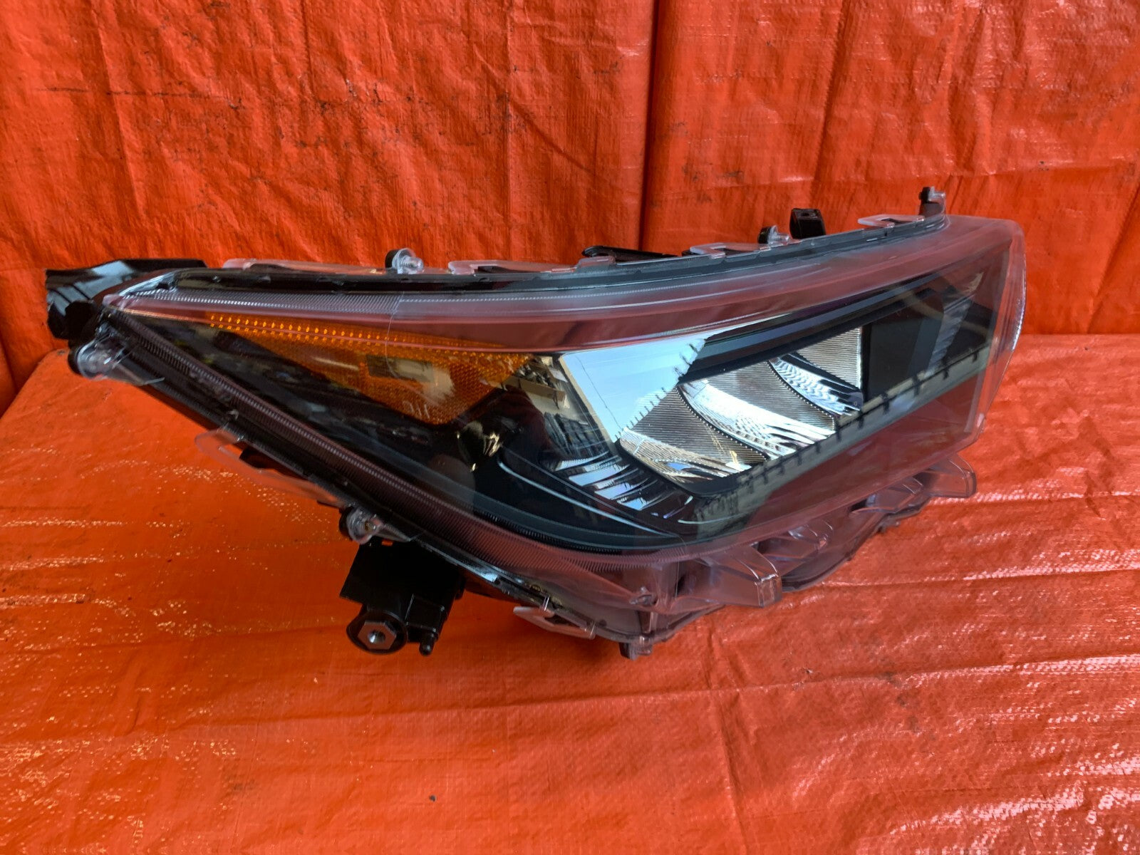OEM 2019 2020 19 20 TOYOTA RAV4 XLE PASSENGER RIGHT HEADLIGHT BLACK HOUSING LED6