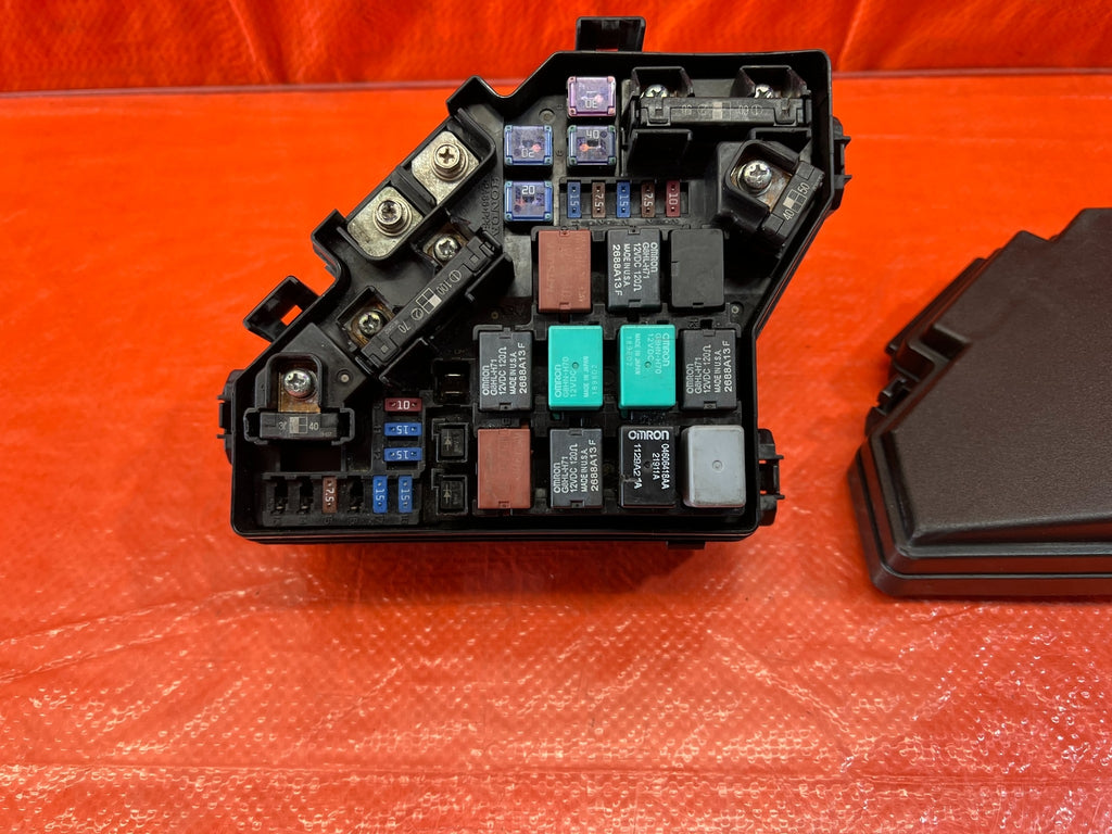 09 11 HONDA CIVIC SI SEDAN   EXTERIOR UNDER THE HOOD ENGINE BAY FUSE BOX OEM 2038