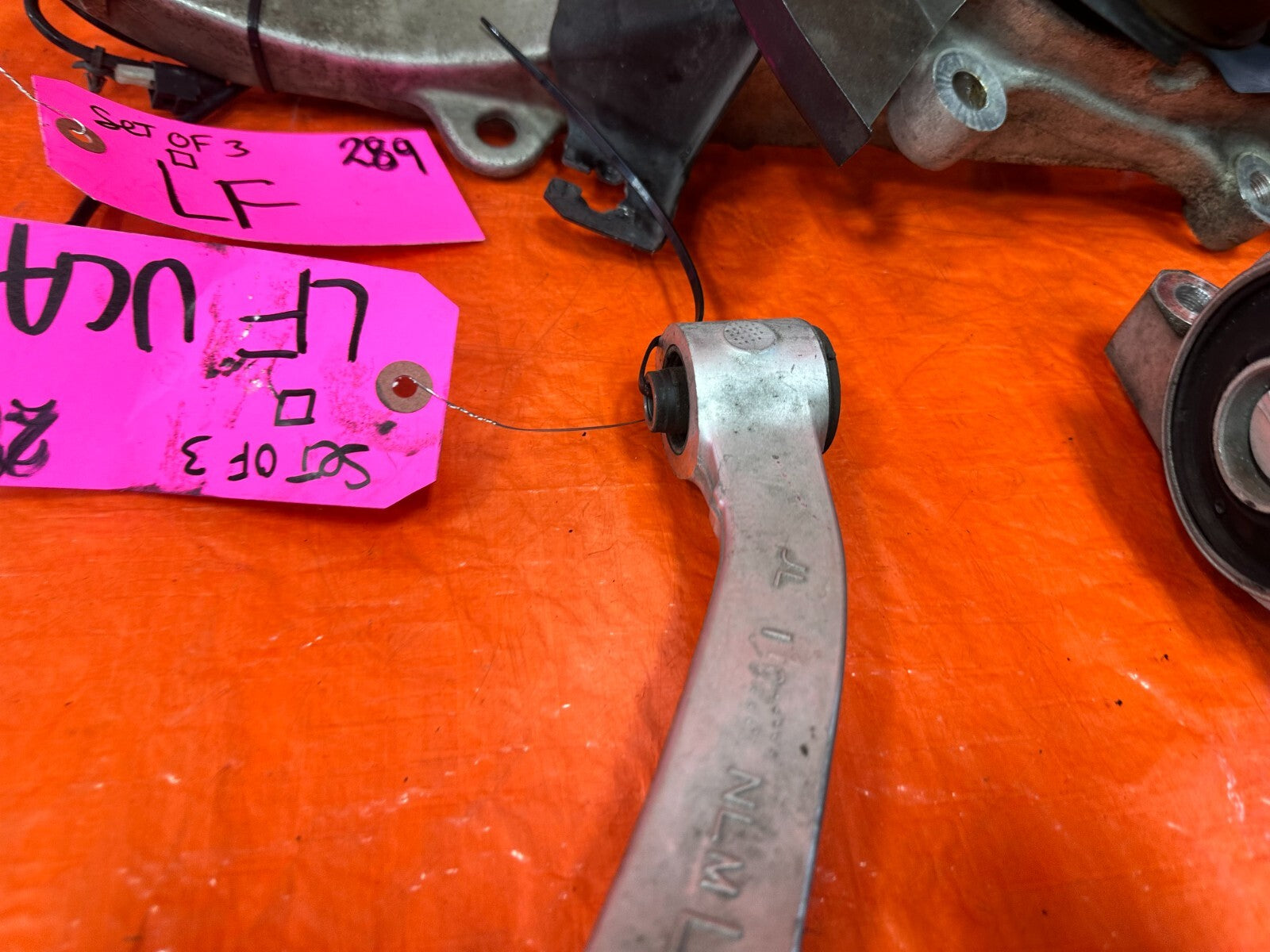 14 20 INFINITI Q50 DRIVER LEFT FRONT SPINDLE KNUCKLE W/ UPPER LOWER ARMS OEM 28914