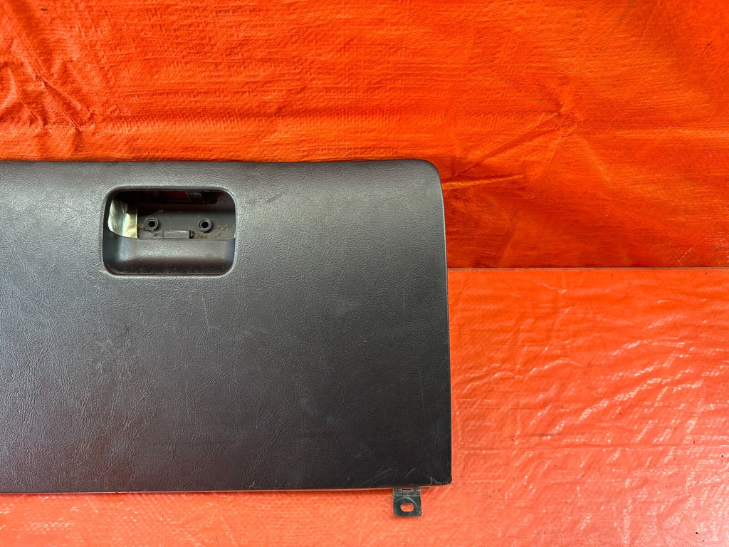 94 01 ACURA INTEGRA 2 & 4 DOOR   GLOVE BOX   BLACK   COLOR   OEM #2281