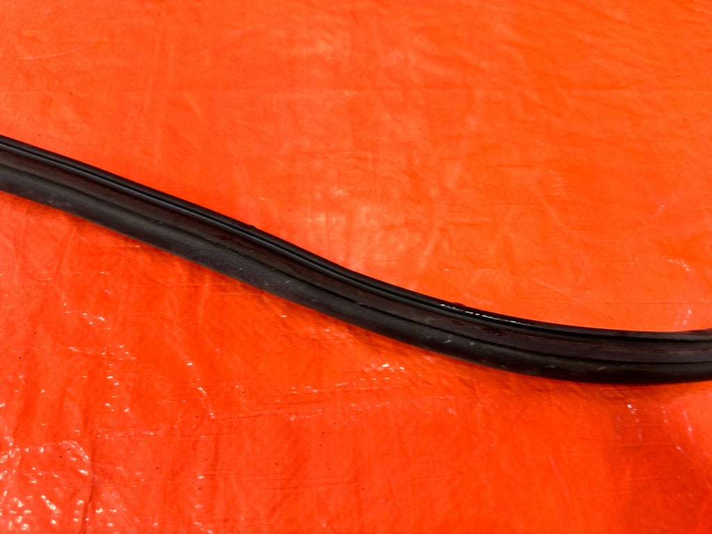 96 00 HONDA CIVIC COUPE & HATCH   RIGHT DOOR WEATHER STRIP TRIM SEAL GASKET #28413