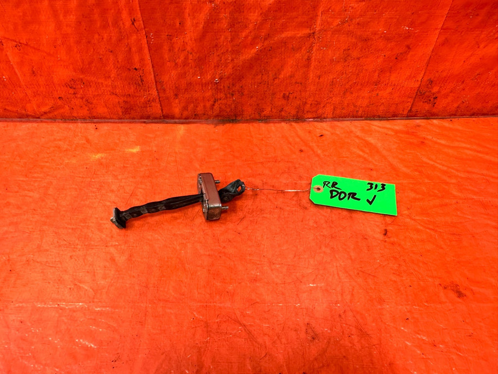 14 20 INFINITI Q50   LEFT OR RIGHT REAR DOOR CHECKER HINGE ARM STOPPER OEM 3130