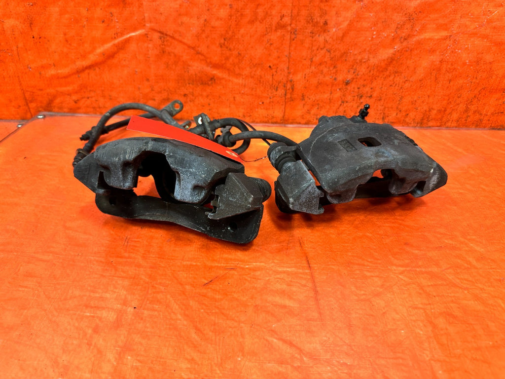 90 91 HONDA CIVIC HATCHBACK   LEFT AND RIGHT FRONT BRACKE CALIPERS   OEM #32513