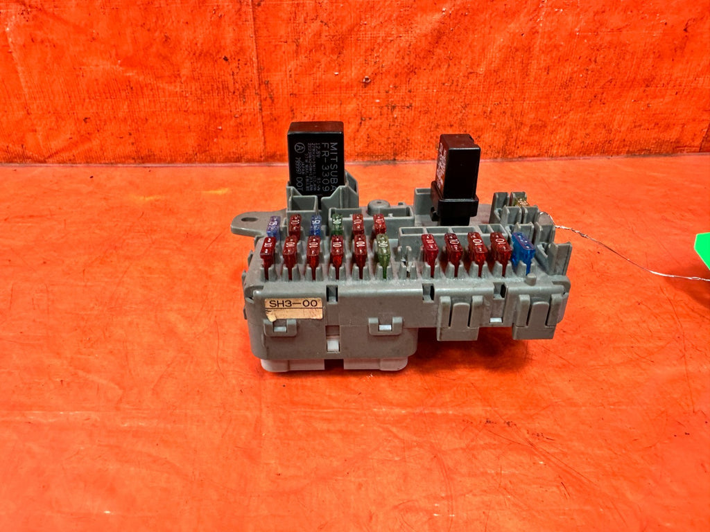 90 91 HONDA CIVIC HATCHBACK   INTERIOR CABIN UNDER DASH FUSE BOX PANEL   OEM 3172