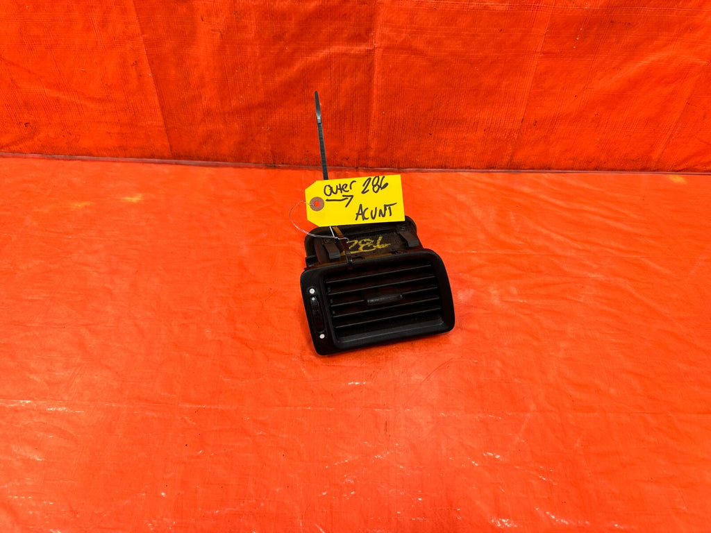06 11 HONDA CIVIC   PASSENGER RIGHT AC VENT   THIS IS THE OUTER ONE   OEM #2860
