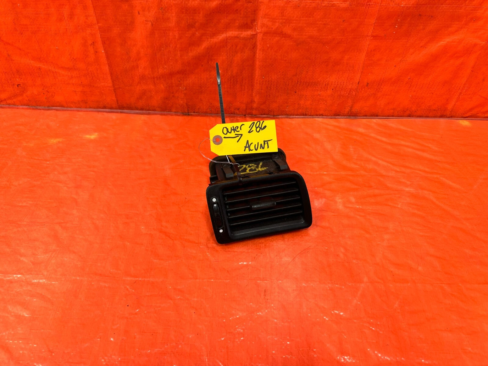 06 11 HONDA CIVIC   PASSENGER RIGHT AC VENT   THIS IS THE OUTER ONE   OEM #2860
