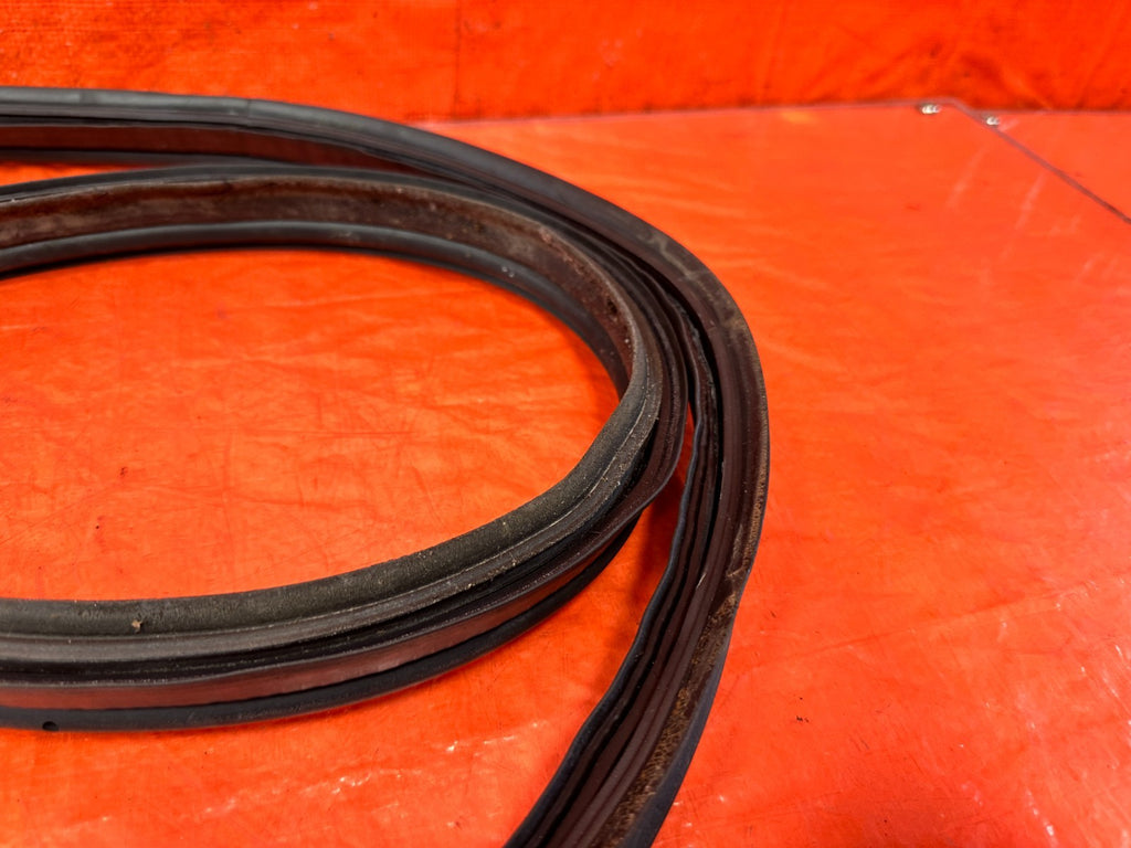 10 16 HYUNDAI GENESIS COUPE TRUNK WEATHER STRIP TRIM GASKET LINER LINING OEM 30213