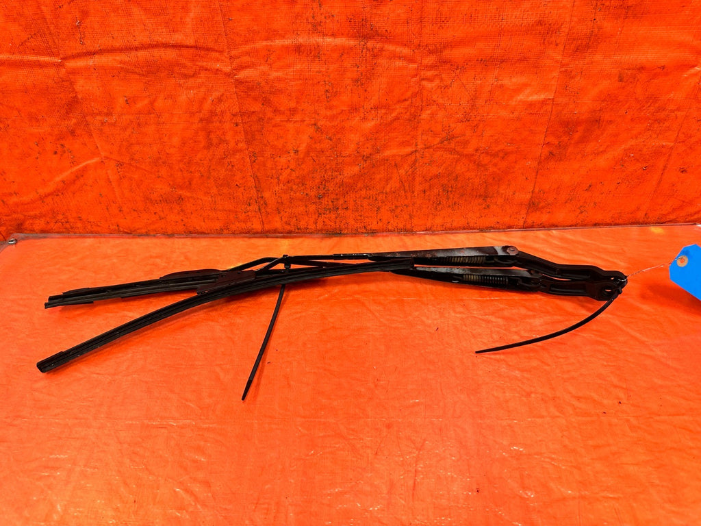 92 95 HONDA CIVIC   LEFT & RIGHT WINDSHIELD WIPER ARMS   OEM #3277