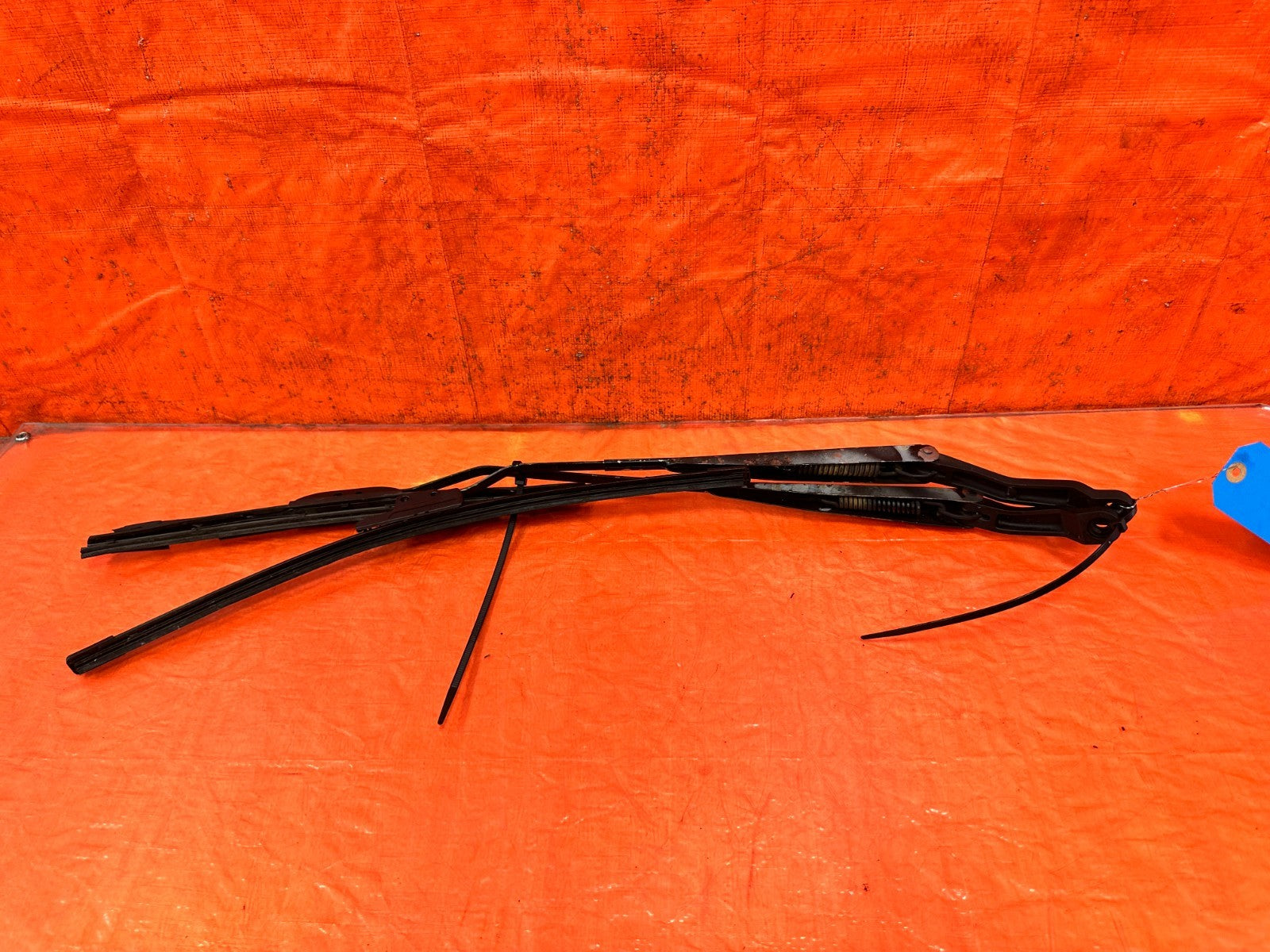 92 95 HONDA CIVIC   LEFT & RIGHT WINDSHIELD WIPER ARMS   OEM #3277