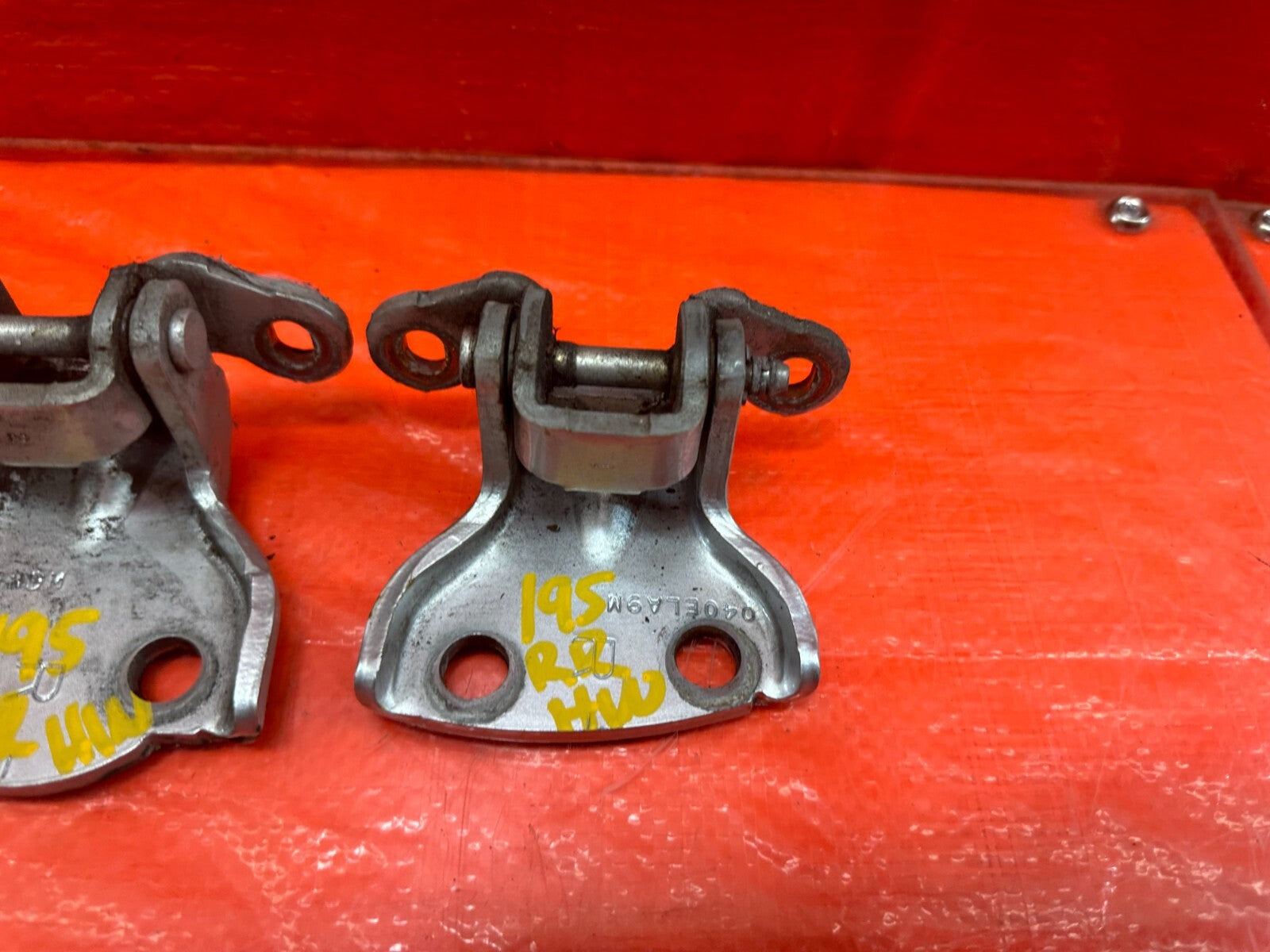 92 00 HONDA CIVIC SEDAN PASSENGER RIGHT REAR DOOR HINGE SET UPPER LOWER OEM #1955