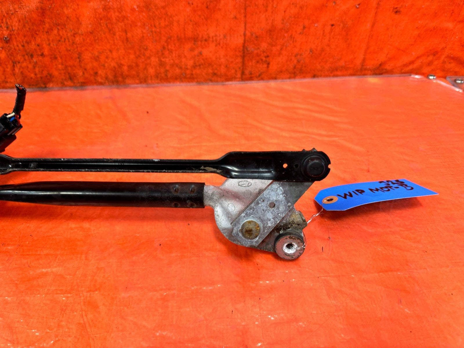 10 16 HYUNDAI GENESIS COUPE WINDSHIELD WIPER MOTOR W/ LINKAGE COMPLETE OEM 3257