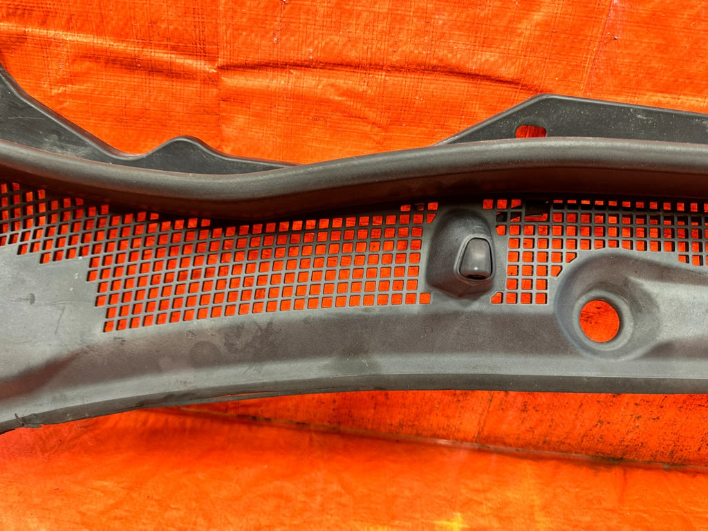 09 14 ACURA TSX   WINDSHIELD WIPER COWL TRIM PLASTIC BEZEL   OEM FACTORY #3218