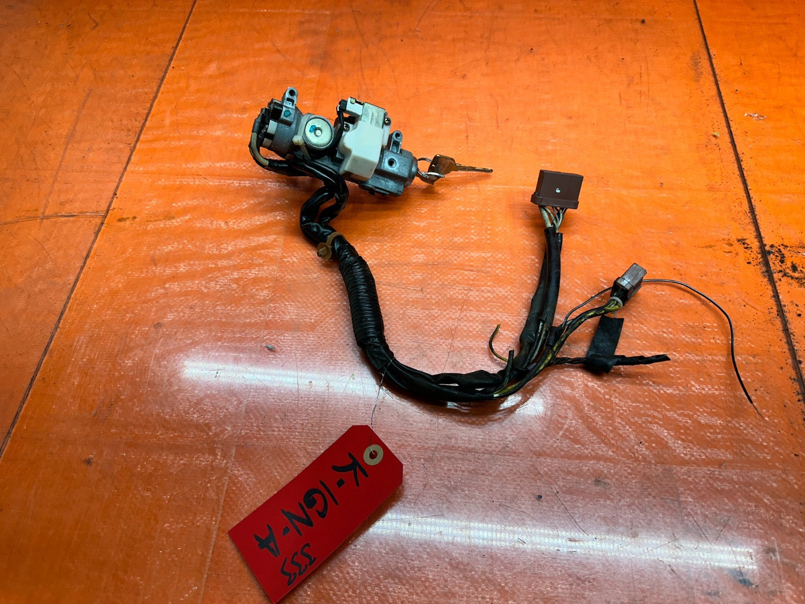 92 95 HONDA CIVIC EX 1.6L   5 SPEED MANUAL IGNITION SWITCH W/ KEY   OEM #3330