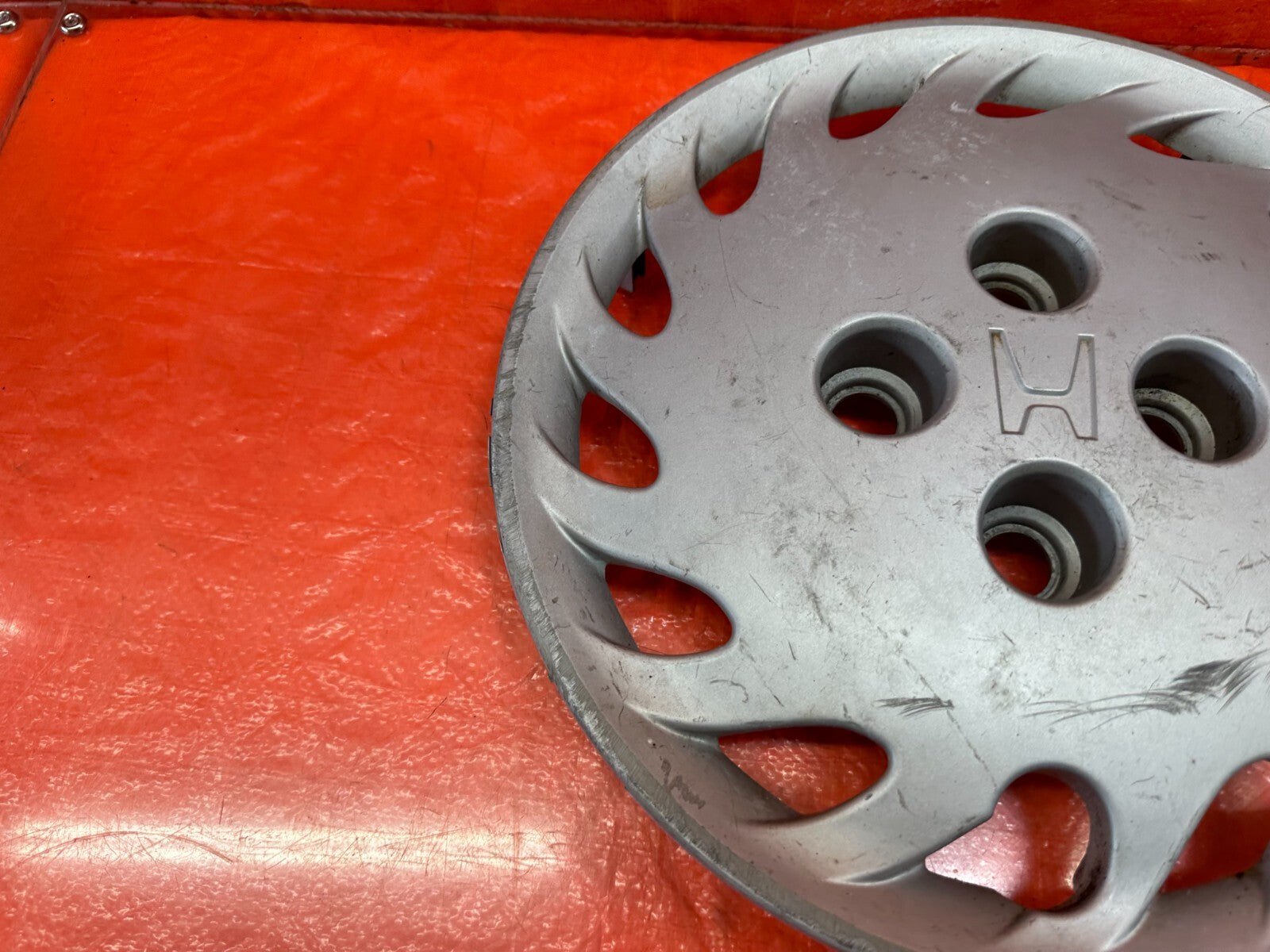 92 95 HONDA CIVIC   FACTORY WHEEL HUB CAP WHEEL PLASTIC COVER   OEM FACTORY OE6