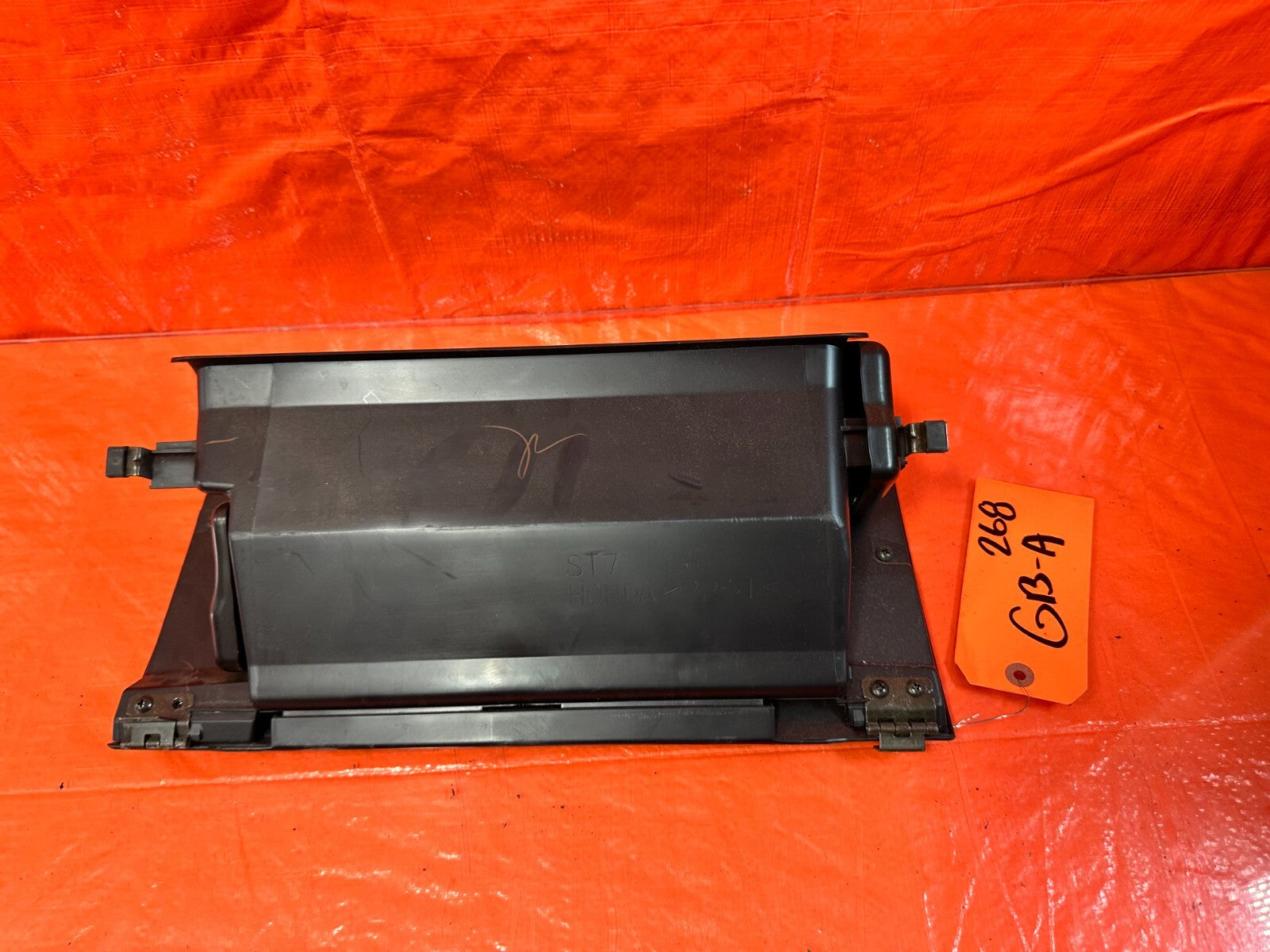 94 01 ACURA INTEGRA 2 & 4 DOOR   GLOVE BOX   BLACK   COLOR   OEM #2687