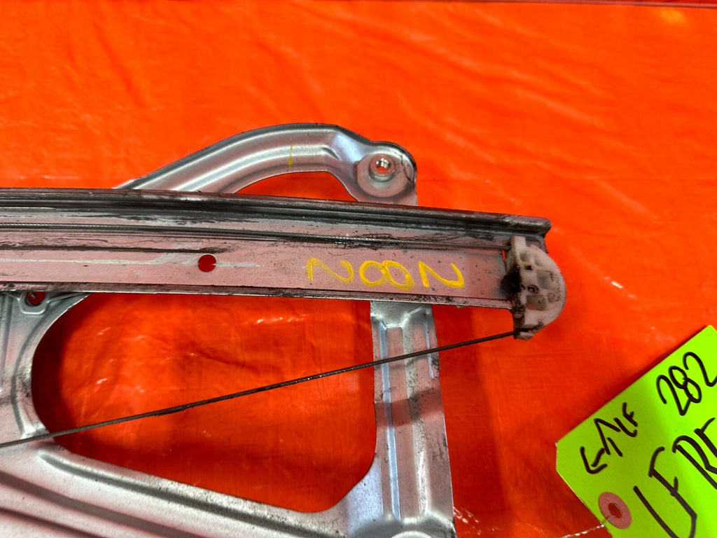 06 11 HONDA CIVIC SEDAN 4 DOOR   DRIVER LEFT FRONT   WINDOW REGULATOR   OEM #2826