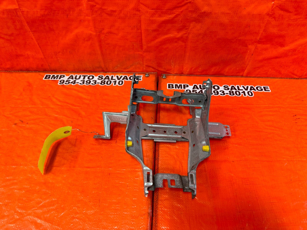 92 95 HONDA CIVIC   RADIO MOUNTING BRACKET W/ RADIO BEZEL TRIM   OEM #2570