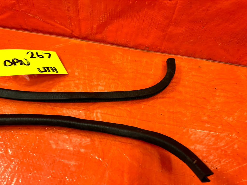 90 93 MAZDA MX 5 MIATA   CHASSIS TO DOOR OPEN TRIM WEATHER STRIP LEFT RIGHT #2676