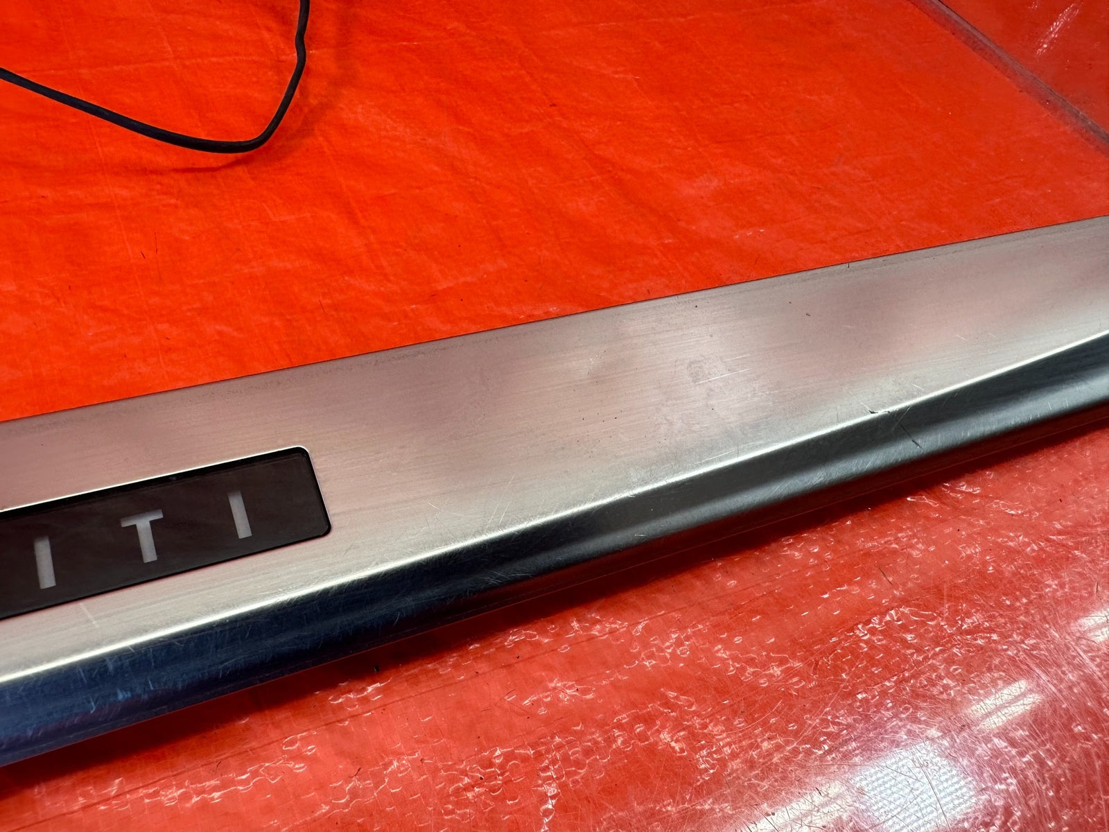 08 15 INFINITI G37 & Q60 COUPE PASSENGER RIGHT ILLUMINATING SCUFF PLATE OEM #1886