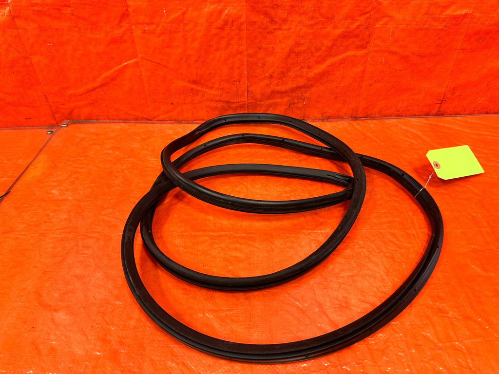 96 00 HONDA CIVIC SEDAN RIGHT FRONT WEATHER STRIP TRIM SEAL GASKET 2977