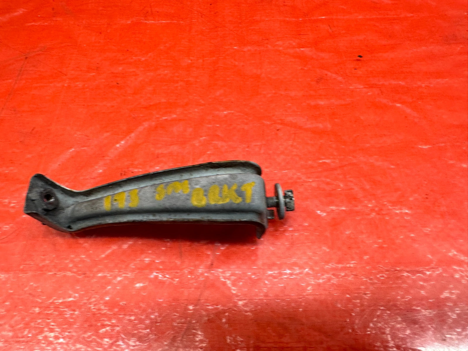 95 98 HONDA ODYSSEY   LEFT / RIGHT   FENDER STIFFENER BRACKET RETAINER OEM 193 15