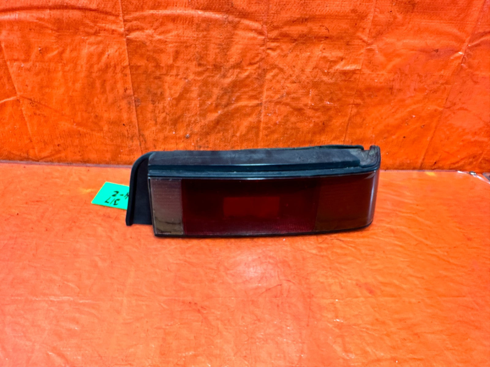 90 91 HONDA CIVIC HATCHBACK   PASSENGER RIGHT TAIL LIGHT TAIL LAMP   OEM #3170