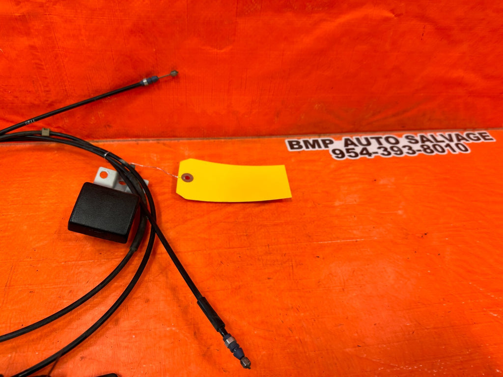 08 15 INFINITI G37 & Q60 COUPE   HOOD LATCH W/ REKEASE CABLE & BRACKETS OEM #24811