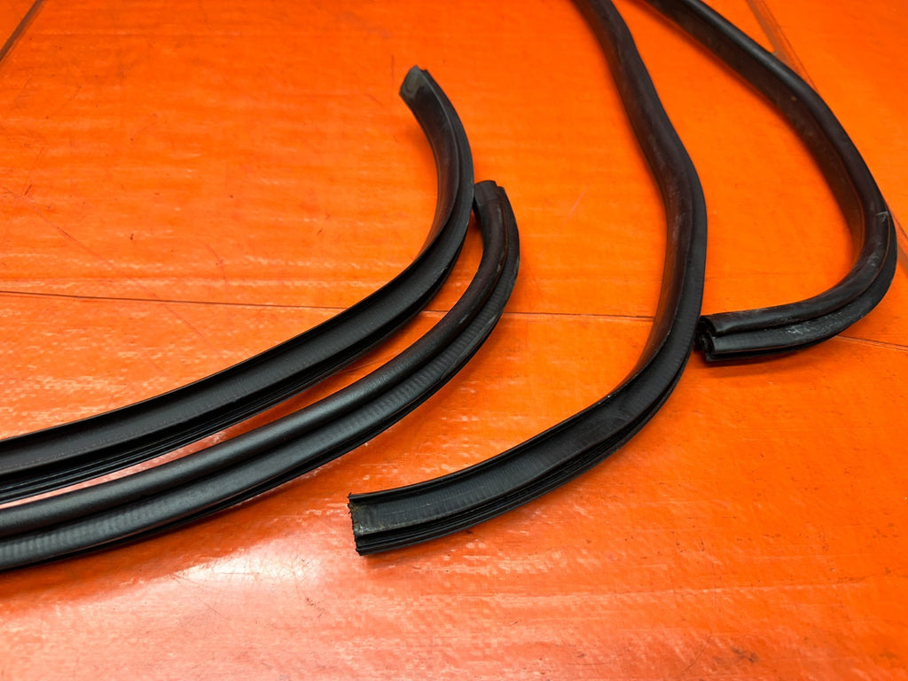 97 01 HONDA PRELUDE 2.2L INTERIOR OPEN TRIM MOLDING RUBBER LEFT RIGHT  OEM #3354