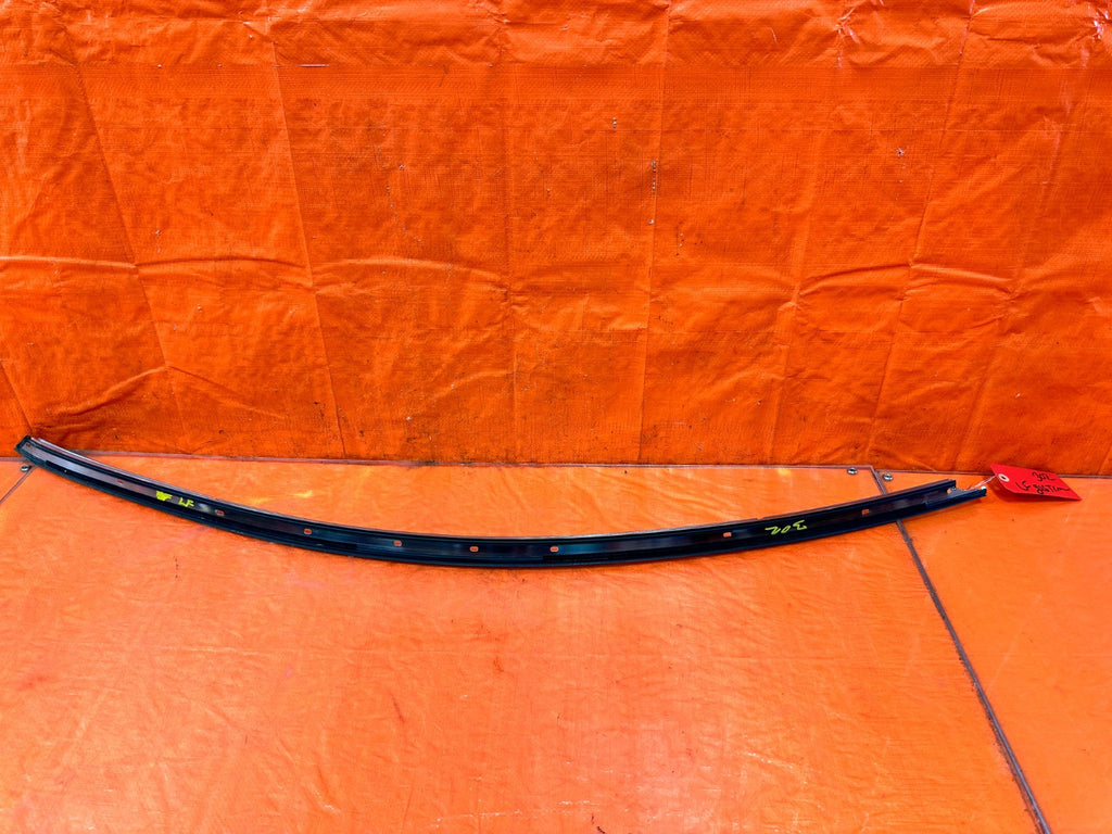 10 16 HYUNDAI GENESIS COUPE   DRIVER LEFT GLASS WINDOW DRIP MOLDING OEM #3021