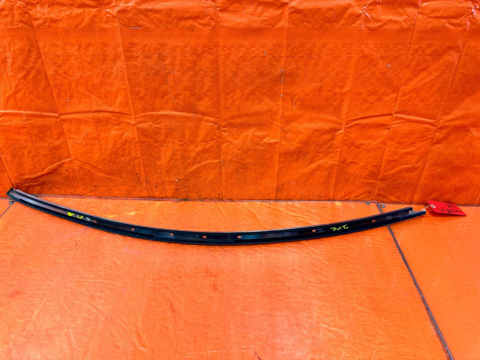 10 16 HYUNDAI GENESIS COUPE   DRIVER LEFT GLASS WINDOW DRIP MOLDING OEM #3021