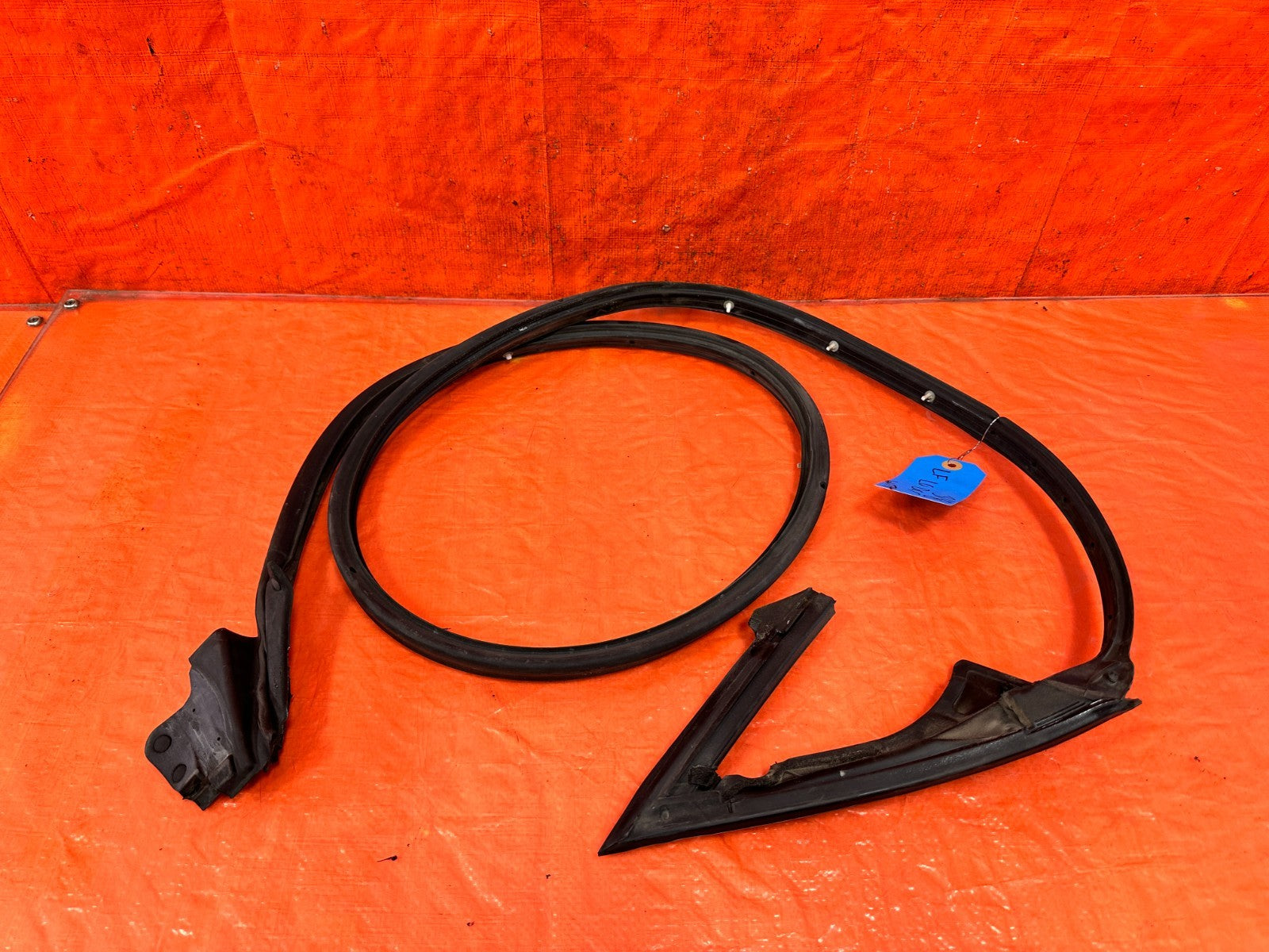 10 16 HYUNDAI GENESIS COUPE DRIVER LEFT DOOR WEATHER STRIP RUBBER SEAL GASKET 180