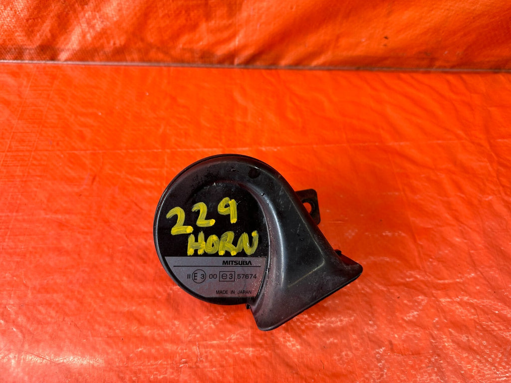 98 01 ACURA INTEGRA   LOW NOTE HORN   OEM FACTORY OE #2292