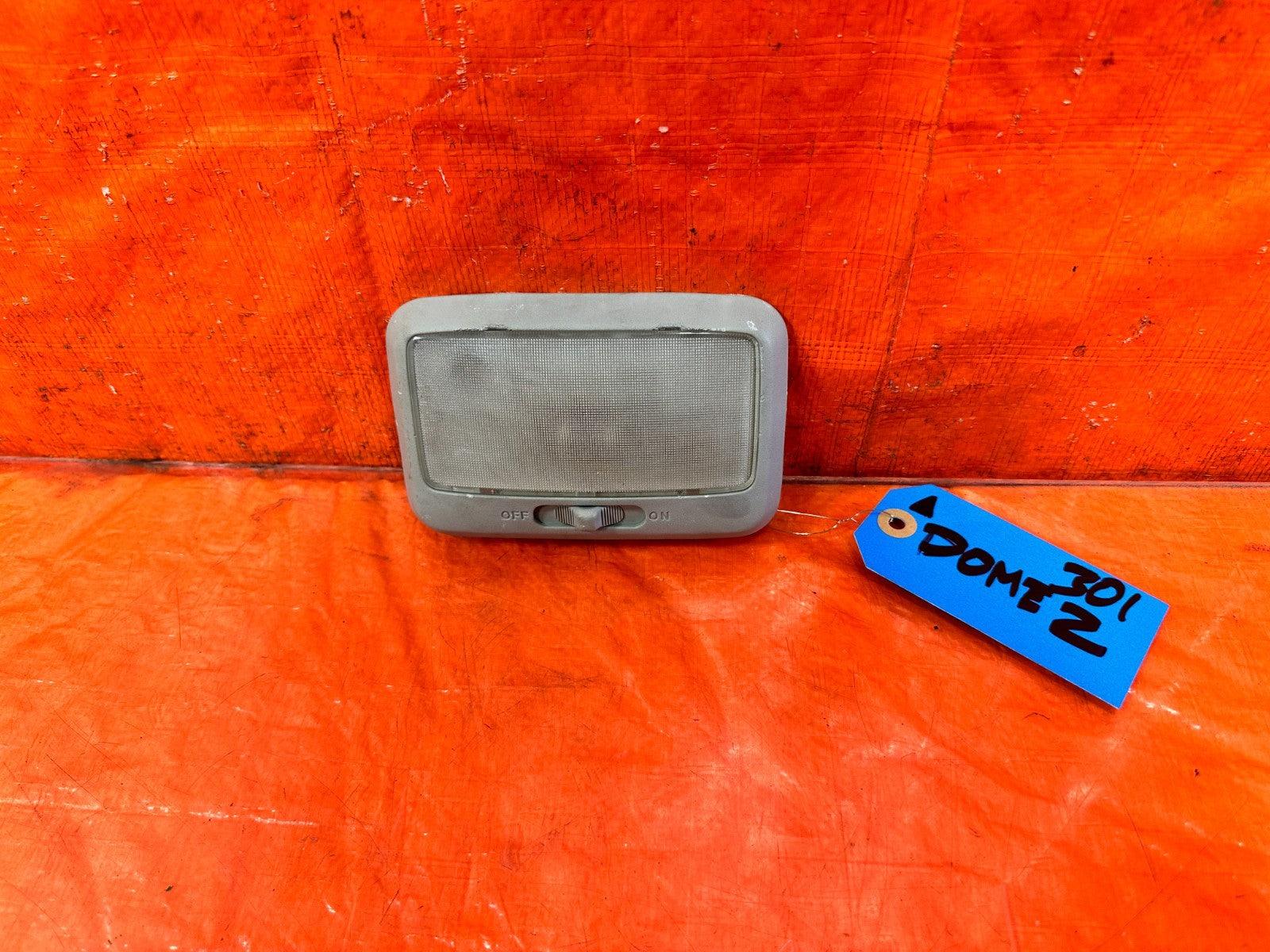97 01 HONDA CR V CRV   REAR   DOME MAP READING LIGHT LAMP   GRAY   OEM #3010