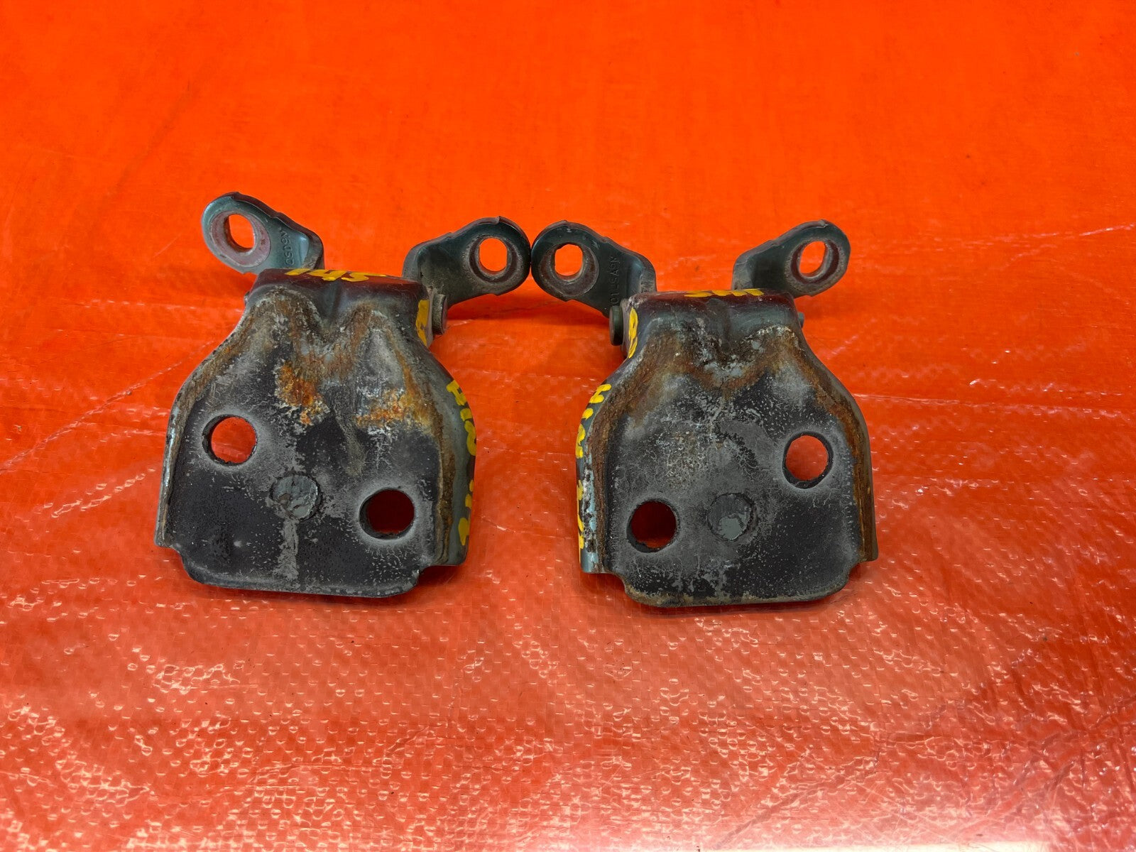 90 00 HONDA CIVIC SEDAN PASSENGER RIGHT FRONT DOOR HINGE SET UPPER LOWER OEM 1457