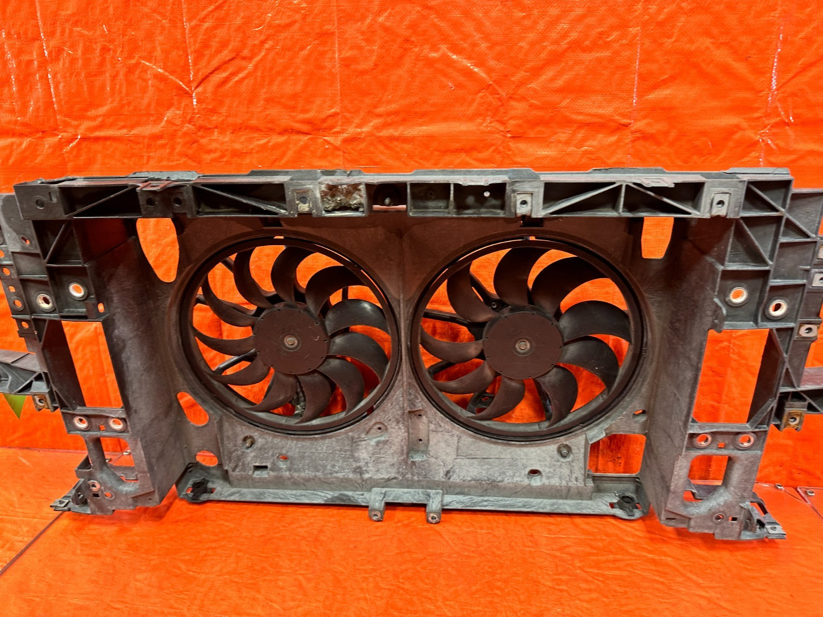 08 15 INFINITI G37 COUPE &   PLASTIC FRONT RADIAOTR SUPPORT W/ FANS   OEM 31114