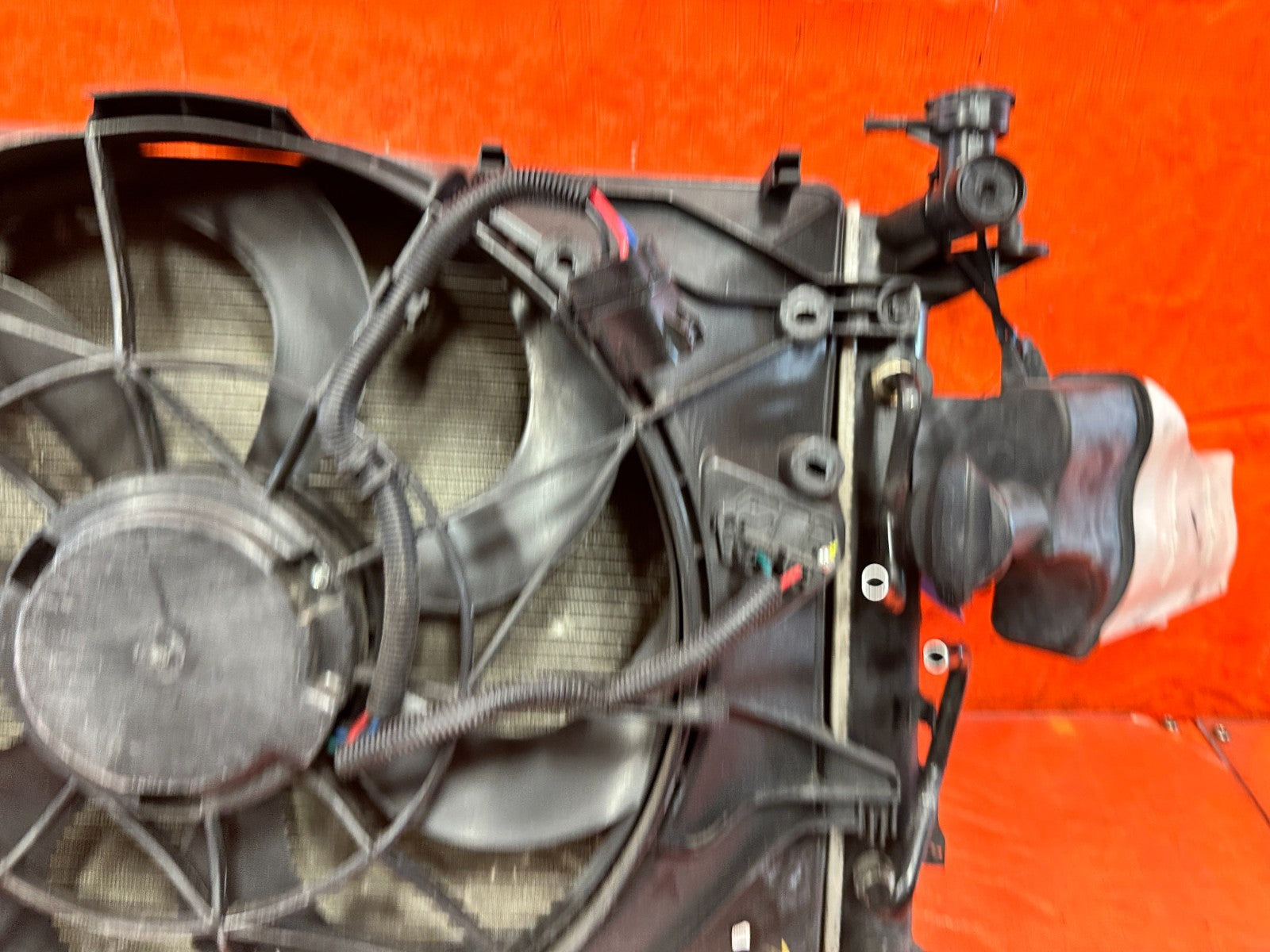 HYUNDAI GENESIS COUPE RADIATOR TANK COOLING FANS & CONDENSER  LITE DAMAGE 31810