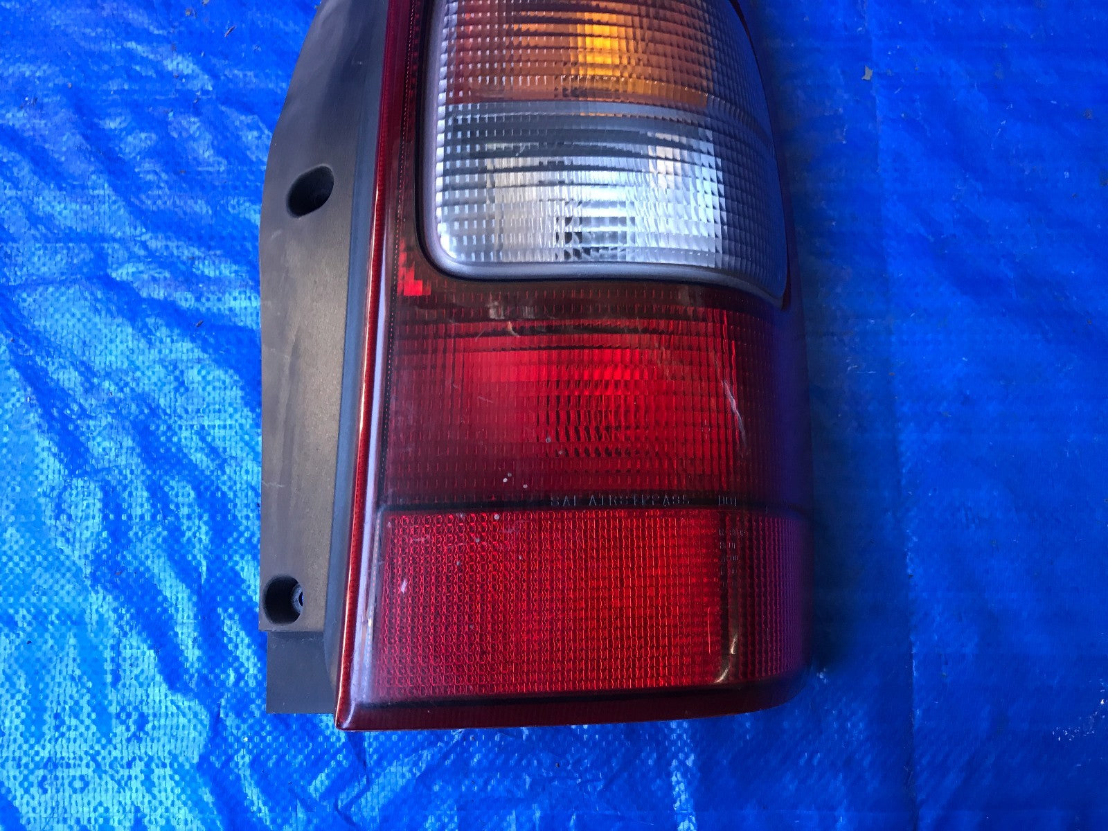 OEM 2000 2001 2002 2003 CHEVROLET SILHOUETTE PASSENGER RIGHT TAIL LIGHT1