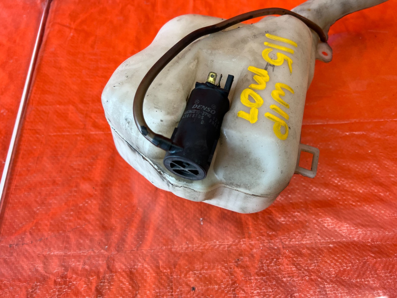 96 00 HONDA CIVIC   WINDSHIELD WIPER RESERVOIR TANK W/ MOTOR & CAP   OEM OE #1154
