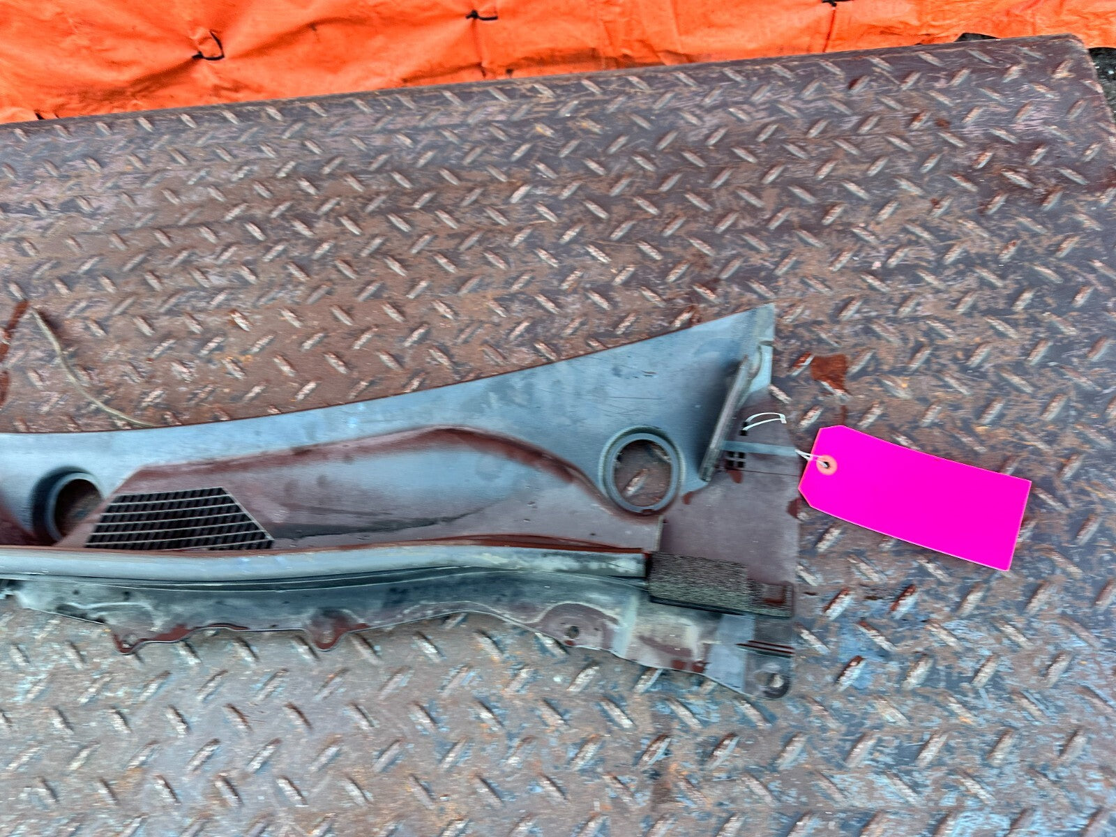 08 15 INFINITI G37 & Q60   2D COUPE   WIPER COWL TRIM   LEFT SIDE   OEM #2785