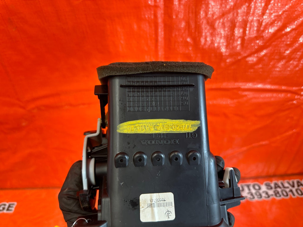 06 11 HONDA CIVIC   AC VENT   OEM PART # 77620 SNA A11    !!MATCH B4 BUY OEM 2607